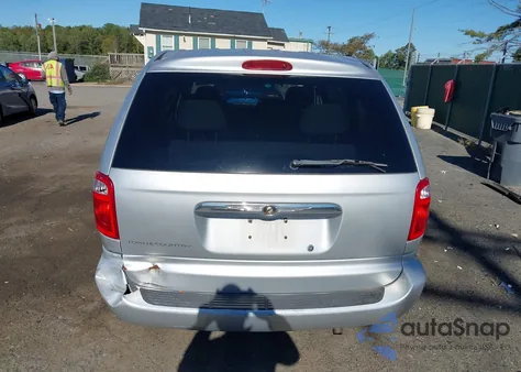 2006 Chrysler Town & Country from USA, damaged, VIN 1A4GP45R06B739675